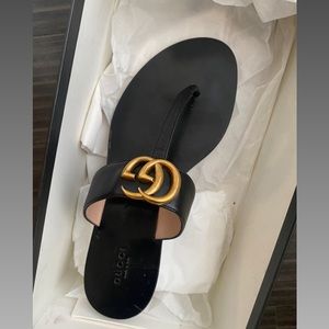 Gucci Marmont leather thong sandal